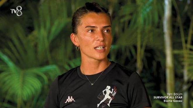 'HER DELLO BYLE ETN GEECEKTR'<p>    Dellonun ilk turunda zgr'le eleen Merve Aydn u ifadeleri kulland:<br>    zgr abiden gizlim saklm yok benim bu konuda. Ona hangi at seeceimi zaten ncesinde syledim. zgr abinin de dedii gibi delloya ilk defa girsem belki onun heyecann yaayabilirsin ama defalarca girdiin zaman buras normal bir oyun gibi oluyor. Sadece eletiin oyun oynadn arkadalar deiiyor. u an baktnda bu 4'l gerekten ok gl. Bu saatten sonra zaten her dello byle etin geecektir. zgr abimle yaracam. Onu ok seviyorum gerekten. yi bir abi tandm burada. O da savan verecek burada, ben de savam vereceim. Onunla yarmak bana gurur verir. ki arkadam da, Hilmi ve Nagihan onlar da ok iyiler. Elimizden gelen sava sahada gstereceiz. Hepimizin hakknda hayrls olsun.