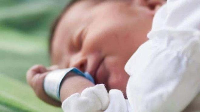 Fetsn hayatta kalmas iin anesteziyoloji, ressitasyon, youn bakm, kadn doum ve jinekoloji gibi birok blmden uzmanlar birlikte alt.