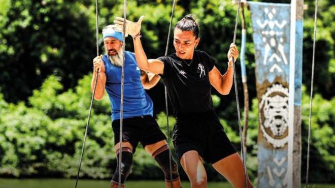 DOKUNULMAZLIK OYUNU<p>    Survivor All Star'da haftann ikinci dokunulmazlk oyununda Krmz Takm, Mavi Takm'a kar 12-7 galip geldi.