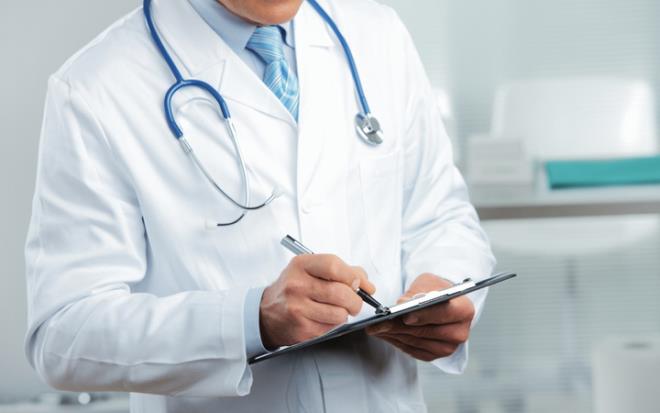 Hastanelerde uzaktan muayene dnemi balyor. Hastalar artk hastaneye gitmeden grntl ve sesli ekilde muayene olabilecek. la , hatta rapor bile yazdrabilecek.