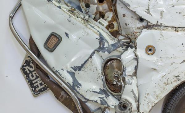 Eskiden defter arasna konulan ieklerin yllar sonra ald halden esinlenerek balad almasnda, gerek arabalar kullanmas serginin ilgi ekiciliini artrd.