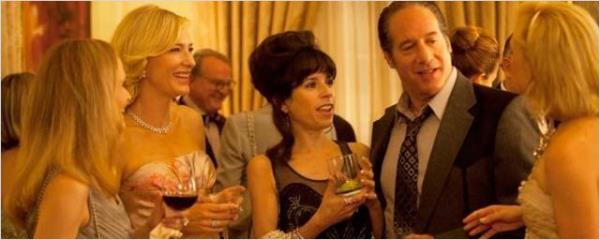 Dram-komedi trndeki filmin zeti yle: "New York`lu ekici ve gz alc bir ev kadn, son derece gsterili bir yaam srmektedir. Ancak parasn bu denli cmerte harcamas nedeniyle byk bir mali krizin iine srklenir ve iflas etmenin eiine gelir. Tek k yolu ise San Francisco`da tant ve kendisine finansal anlamda yardm edeceini dnd adam bulmak iin San Francisco`ya gitmektir."