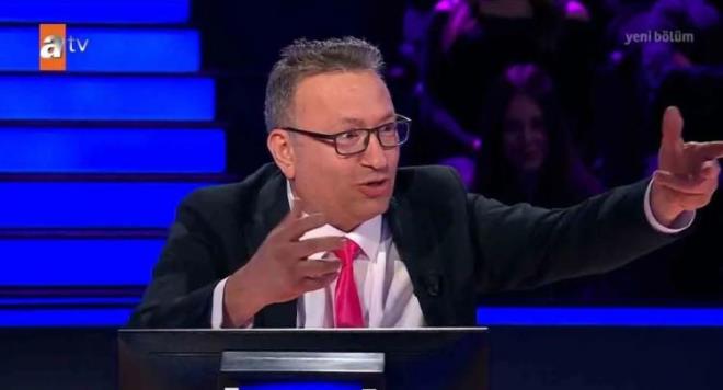 Yarmacnn elenceli ans mirzalolu'nu gldrrken Demir, konumasnn devamnda yllar nce sorduu soruyu tekrar sorarak, "imdi soruyorum size Kenan bey, "En byk hayalim sizinle dizide oynamak. Ne diyorsunuz?" dedi.