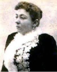 Hatta o isim bir dnem Hababam Snf'nn Mahmut Hoca's Mnir zkul ile bir dnem evli kalm...