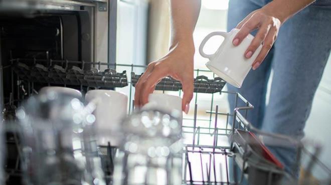 Ayrca esansiyel yalar antibakteriyel zellikler tar ve bylece temizliinizin gc ikiye katlanabilir. Bulak kokusunu gideren bu yntemi birka ayda bir veya ihtiya dahilinde tekrarlayabilirsiniz.