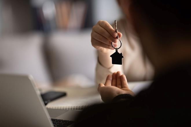 2 BN KONUT HEDEF<p>    Kampanya ile 2 bin civarnda konut satlmas hedefleniyor.<br>    Erdem, sre snr olmadn ve sat hedefine ulatklarnda kampanyann sona ereceini bildirdi.