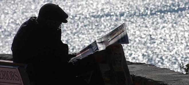 ?OK YALI NFUSLU LKE?    Geen yl sonu itibaryla 65 ya ve zeri nfusun 8 milyon 722 bin 806?ya ulamasyla Trkiye, Birlemi Milletler kriterlerine gre ok yal nfuslu lke statsnde yer almaya balad.  Nfus art hz gerileyen ve nfusu hzla yalanan Trkiye?de, nfus projeksiyonlarna gre; yal nfusun toplam nfusa orannn 2030?da yzde 12,9, 2040?ta yzde 16,3, 2060?ta yzde 22,6 olaca ngrlyor.