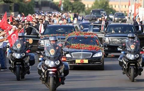 TBMM?de bir sredir balatlan, ?ara dnm uygulamas? yeni tedbirlerle hizmet aralarnn tamam elektrikli araca dntrlecek. Yeni yasama dnemine yetitirilmesi salanacak.