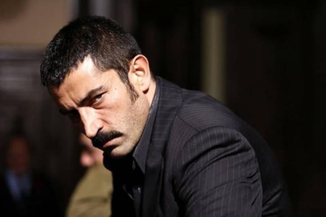 lkokulda en azndan derslerim iyiydi, babam okumaya ok nem verirdi, aman olum bu kyde kalmayacaksn dimi, okuyacaksn ve kendi hayatn kuracaksn, buradaki topraa gvenme sakn derdi." demiti.