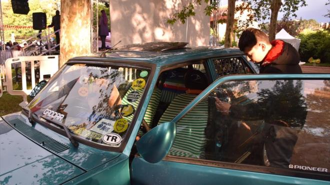 Ankara`dan 25 yl nce ailesiyle Lyon`a yerleen 3 ocuk babas Solmaz, inaat sektrnde ii olarak almaya balad.