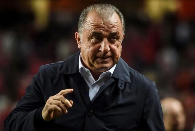 Beikta'ta altyap almalarnda etkin rol oynayan ve kongre yesi olan Ylmaz Canbolat, Fatih Terim ile Beikta bakan Hasan Arat'n szleme detaylar ve transfer btesi hakknda konutuklarn syledi.