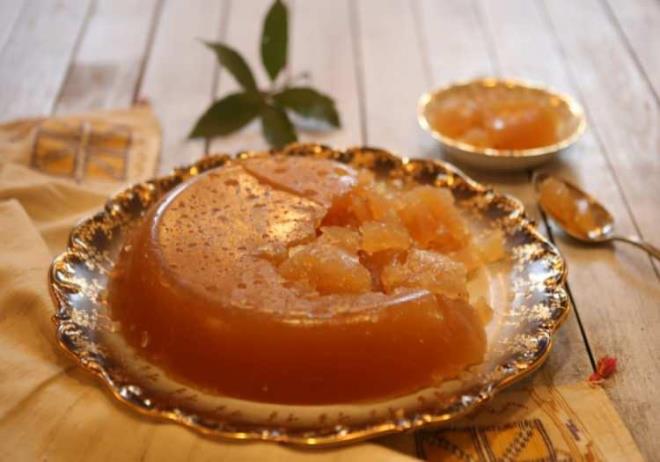 Gzellik sektrnde olduka sk kullanlan ve birok kremin ieriinde ya da serum eklinde grdmz hyaluronik asit kaynadr. Hyaluronik asit, doal bir nemlendiricidir.