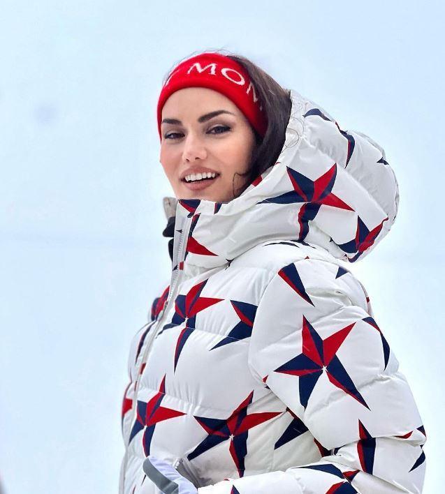 Tm dostlarm, arkadalarm ve ok kalabalk ailem? Hepinize gzel dilekleriniz iin teekkrler. Hepinizi ok seviyorum" notuyla paylat.