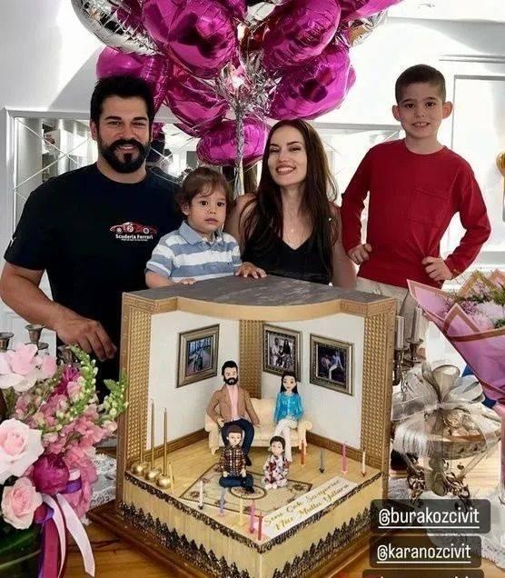 nl oyuncunun ailesiyle birlikte yapt kutlamada ailecek verdii pozdan yaptrd pasta takipilerinden ilgi grd.