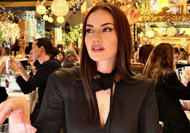 38 yana zel yapt doum gn pastas sosyal medyada paylaan Fahriye Evcen dikkatleri zerine ekti.