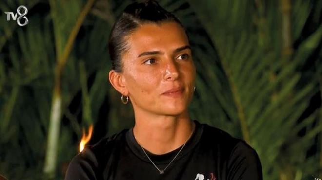 Merve Aydn, "Burada olduum iin bu sezon inanlmaz mutluydum. Tabii ki bir hayalim vard, final. Nasibim buraya kadarm. Elimden gelen btn sava verdim ama byle olmas gerekiyormu" dedi.