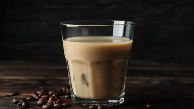 2 yemek ka instant kahve.<p>2 adet esmer eker.