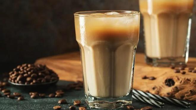 Souk kahve tarifi, zellikle scak havalarda birok insan tarafndan aratrlyor. nk serinlik hissi salayabiliyor. Ayrca ortalama 5 dakika iinde hazr hale getirilebiliyor. te sz konusu souk kahve tarifi iin gerekli olan malzemeler;