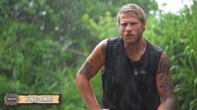 Yunus Emre: Krmzlara boyanm bir potadan, giden bir krmz oldu. ok zgnm Merve iin.