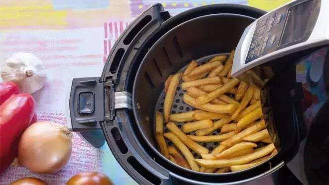 karlabilir Paralar Ayrn: karlabilir sepeti ve ya toplama tepsisini ayrarak balayn. Bu paralar genellikle bulak makinesinde ykanabilir, ancak elde ykamak daha nazik bir temizlik salar.