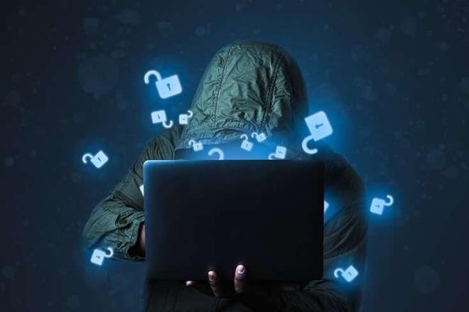 Dr. Lallie, iki veya  anlaml e ve bir say ieren bir sistem kullanmay tavsiye ediyor. rnein, "stanbul1605BGT103" ifresini "st4nbul16@5BGT!03" olarak deitirmek gvenirlilii artrmaktadr.