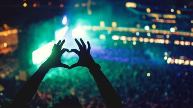 Lara-Kundu'daki otellerde Blent Sertta, evval Sam, mr Gedik, Ege, Kafadar, Elif Buse Doan, Selen Beytekin ve nna konserleri olacak. Manavgat ilesinde Side'deki otellerde In Karaca, Rubato, Volkan Konak, Pamela, Selen Beytekin, Ouzhan Ko, Ziynet Sali, Sakiler ve nna, Kumky'deki otellerde yk Grman, Mimoza Mehmet ve Fettah Can sahneye kacak.