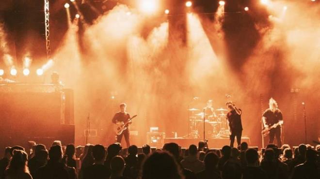 Turizm merkezi Belek'teki otellerde ise Dou, Cabakcor, Dj Funky, Berna ztrk, Behzat Gereker & Enbe Orkestras, mr Gedik, zgn, Elif Buse Doan, Kafadar, Ege, skender Payda, Burak Yeter sahnede olacak. Alanya'da ise Fettah Can, Funky-C, yk Grman, Berna ztrk, Sevcan Orhan, Gkhan Tepe, Ouzhan Ko ve Kafadar konserleri var.