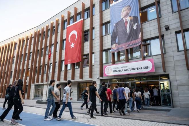 SINAV GR BELGES SORGULAMA        Tercih bavurusu ile atama ve greve balamaya ilikin aklamalar ise szl snavlarn tamamlanmasyla sonularn ilanndan sonra yaplacak.    Adaylar, snav giri belgelerine e-Devlet kullanc ad ve ifreleriyle ulaabilecek.