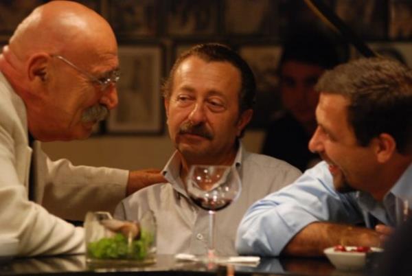 2009 ylnn banda vizyona giren olan Gz Sancs filminde Kamil Efendi karakterini canlandrmtr.