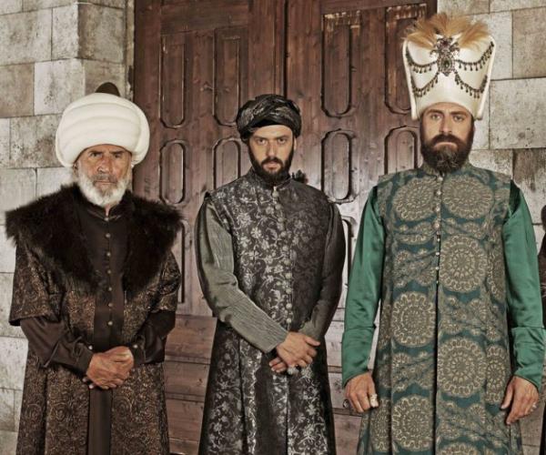 Birok ulusal ve uluslararas dlnn yan sra, Ekim 2011'de 48. Altn Portakal Film Festivali'nde Yaam Boyu Onur dl ald.