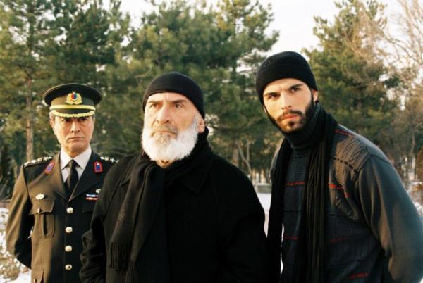 Dinlendii srada fenalaarak den oyuncuyu ei buldu.