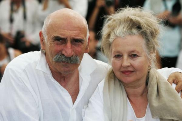 Ayn yl yayna balayan Ezel adl dizide Ramiz Karaeski karakterini canlandrm ve tannrl daha da artmt.