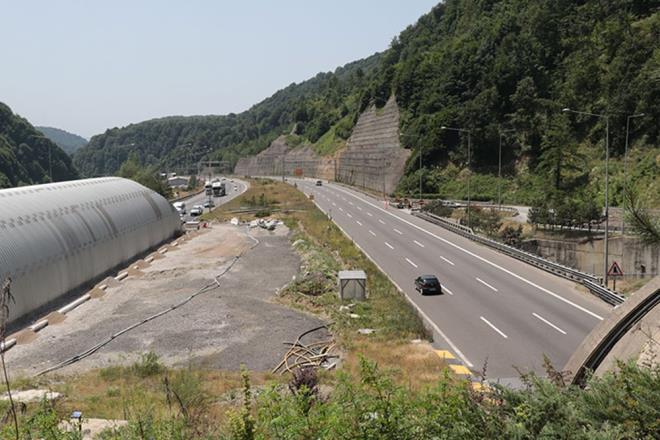 Antalya ili istikametine&#894;    ? D650 karayolunda, Sakarya, Bilecik, Ktahya, Afyonkarahisar ve Burdur ili katlmlarndan itibaren,  ? D300 Karayolunda, Ankara, Eskiehir, Afyonkarahisar ili katlmlarndan itibaren,