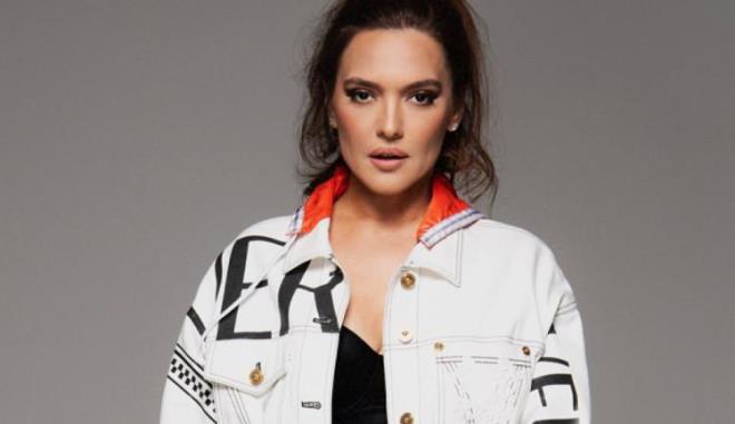 Uzun sredir koyu renk sa rengiyle grdmz Akaln, salarn yeniden boyatt.