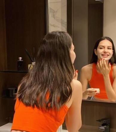 Villann alt katna buhar odas ve sauna da yaptran zilhan ifti, spor yaptklar alann yaltm ve havalandrmas iin de hibir masraftan kanmamt.