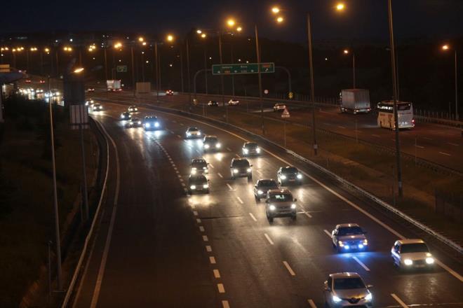 Bayramn son gnnde memleketleri ya da tatil beldelerinden dne geen baz srcler nedeniyle blgede hareketlilik yaanyor.