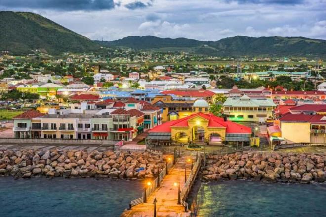 8. SAINT KITTS VE NEVIS    Karayipler'deki 261 km2'lik bu lkenin nfusu 52 bin civarnda. Nfusun ounluu Afrika kkenli.