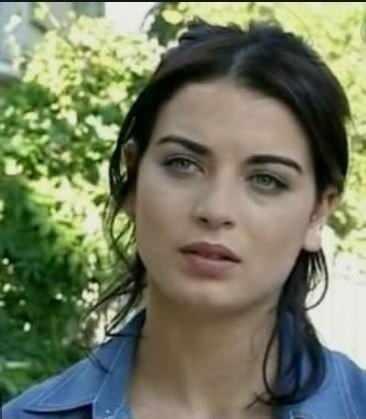 Bir dneme damga vuran nl oyuncu Yeim Bber, imdilerde ekranlardan uzak bir yaam sryor.