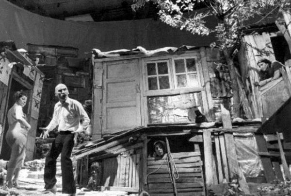 Ayn yl yayna balayan Ezel adl dizide Ramiz Karaeski karakterini canlandrm ve tannrl daha da artmt