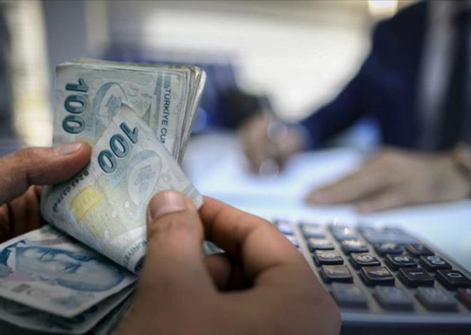 Memur ve emekli temmuz zamm iin hesaplamalar, haziran ay enflasyon verileri ncesinde milyonlarca memur ve emekli tarafndan yaplmaya balad. 2024 ylnn ilk 6 aylk dnemi iin yzde 49,25 orannda maalarna zam alan emekliler, yln ikinci 6 aylk dneminde ise alaca zam orann merak ediyor. Peki, 2024 memur ve emekli maa temmuz zamm ne kadar olacak? Emekliye refah pay verilecek mi?