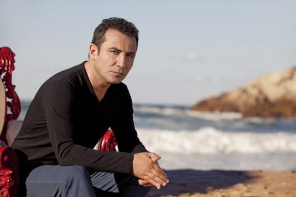 <p><b>Ferhat Ger</b></p>  Byk stad Tuncel Kurtiz  i kaybettik... Mekann cennet olsun Ramiz Day.