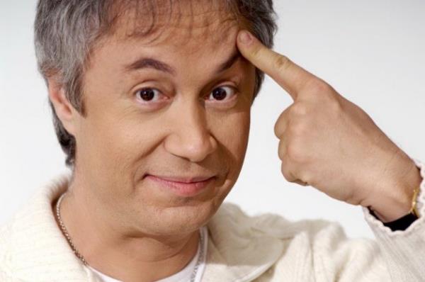 <p><b>METN UCA</b></p>  Trk tiyatrosu, sinemas byk bir ustay daha dorusu dehay kaybetti. Tuncer Kurtiz artk anlarmzda hayallerimizde sonsuzlaacak