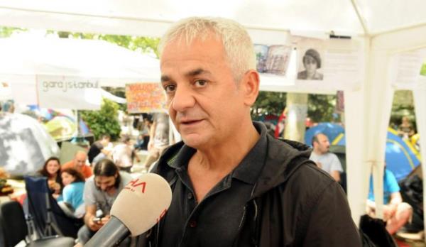 <p><b>ZAFER ALGZ</b></p>  Acmz byk... Muhteem oyuncu Tuncel Kurtiz'i kaybettik... Bamz saolsun...