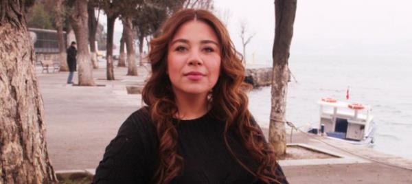 <p><b>YEM CEREN BOZOLU</b></p>  Byk usta Tuncel Kurtiz'i kaybetmiiz. Trkiye'nin ba saolsun..