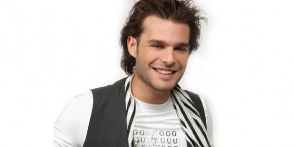 <p><b>MEHMET ASLAN</b></p>  Tuncel Kurtiz ustaya Allahtan rahmet diliyorum. Bu ok anszn oldu Trkiye'nin ba sa olsun!!