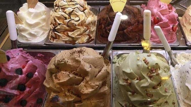 Besin deerlerini incelemek olas yaanacak bir salk probleminin nne geebilir. rnein; St alerjisi veya laktoz intolerans olanlar, vegan ve ovo vejetaryen beslenen tketiciler de kendilerine uygun dondurma problem yaamadan seebilir.