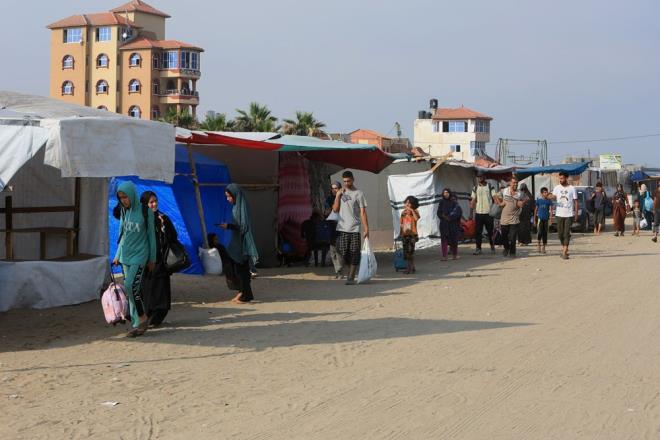Refah'n batsnda bulunan ve yerleim yeri olmayan El-Mevasi'de, byk lde ak araziler bulunuyor.