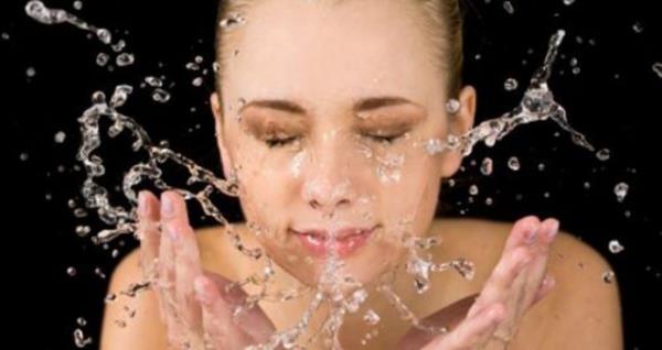 3) Virslerin vcuda en kolay giri yolu yzmz. Yznze dokunurken dikkatli olun.