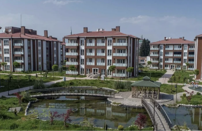 OVP?DE YER ALDI  te yandan yeni finansal formllerin hayata geirilmesi de planlanan dzenlemeler arasnda.  Hkmet Orta Vadeli Program'da da (OVP) kapsamnda 2024-2026 yllar arasnda konut sektryle ilgili nemli mesajlar verdi.