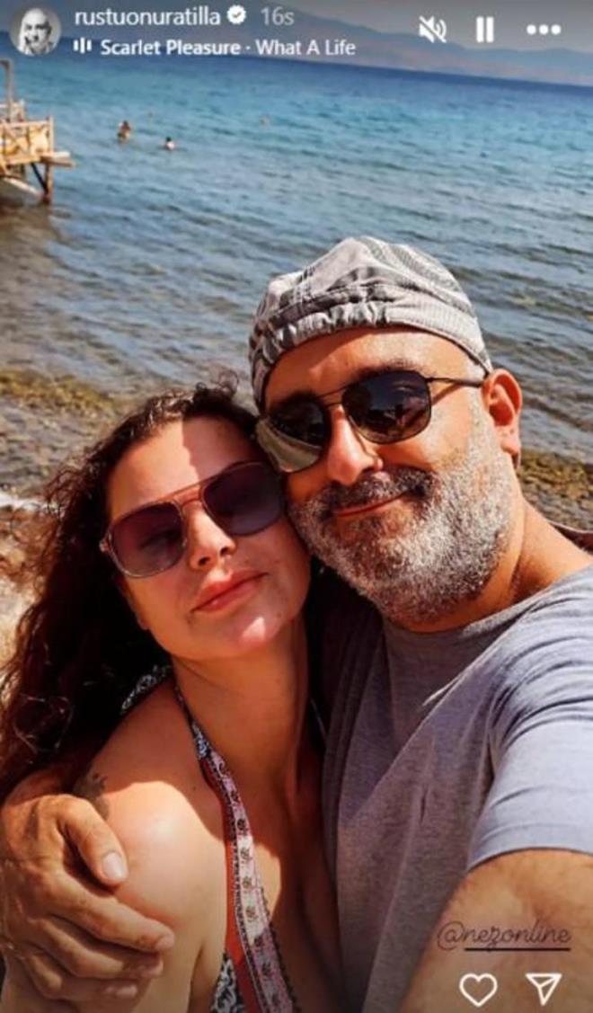 20 GN SONRA YEN AK<p>    'Gldr Gldr Show'da 'brahim' karakterine hayat veren Rt Onur Atilla, boanmasndan sadece 20 gn sonra nl arkc Nez ile yaad ak sosyal medya hesabndan duyurdu.